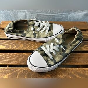 Women’s camo shoes